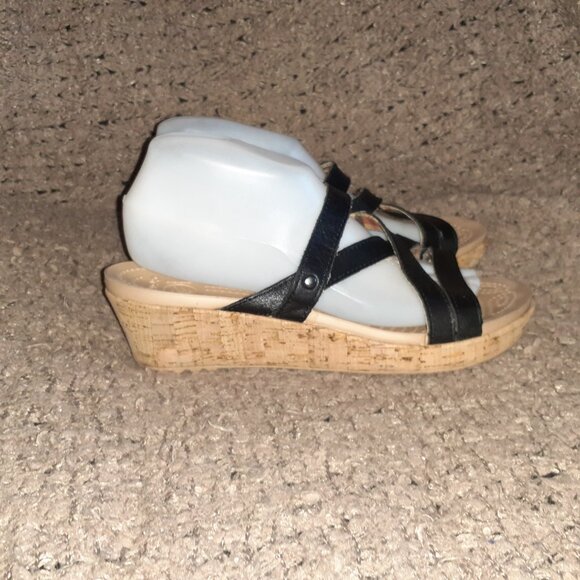 CROCS-A Leigh Cork Wedge Sandals-Black Leather Strappy-Sz 9-Excellent - Picture 5 of 8